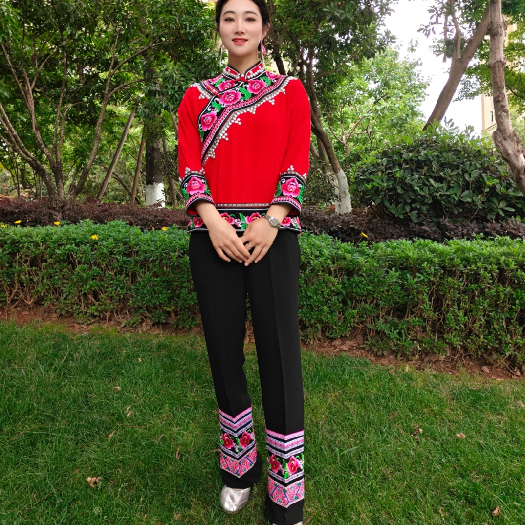 云南彝族绣花红色长袖立领女装民族演出服装套装