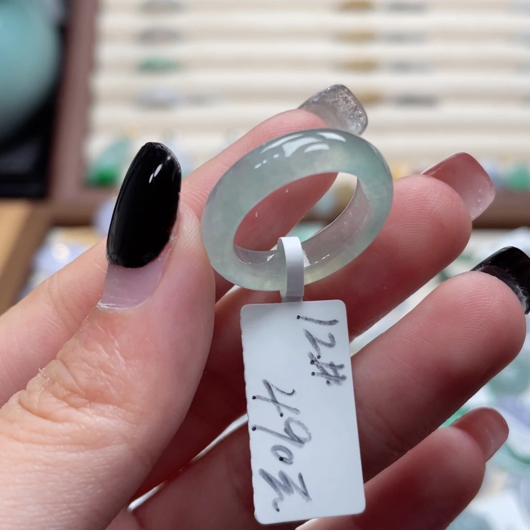 翡翠未镶嵌戒指a18港圈12薄荷绿拍5发1，乱拍不发货