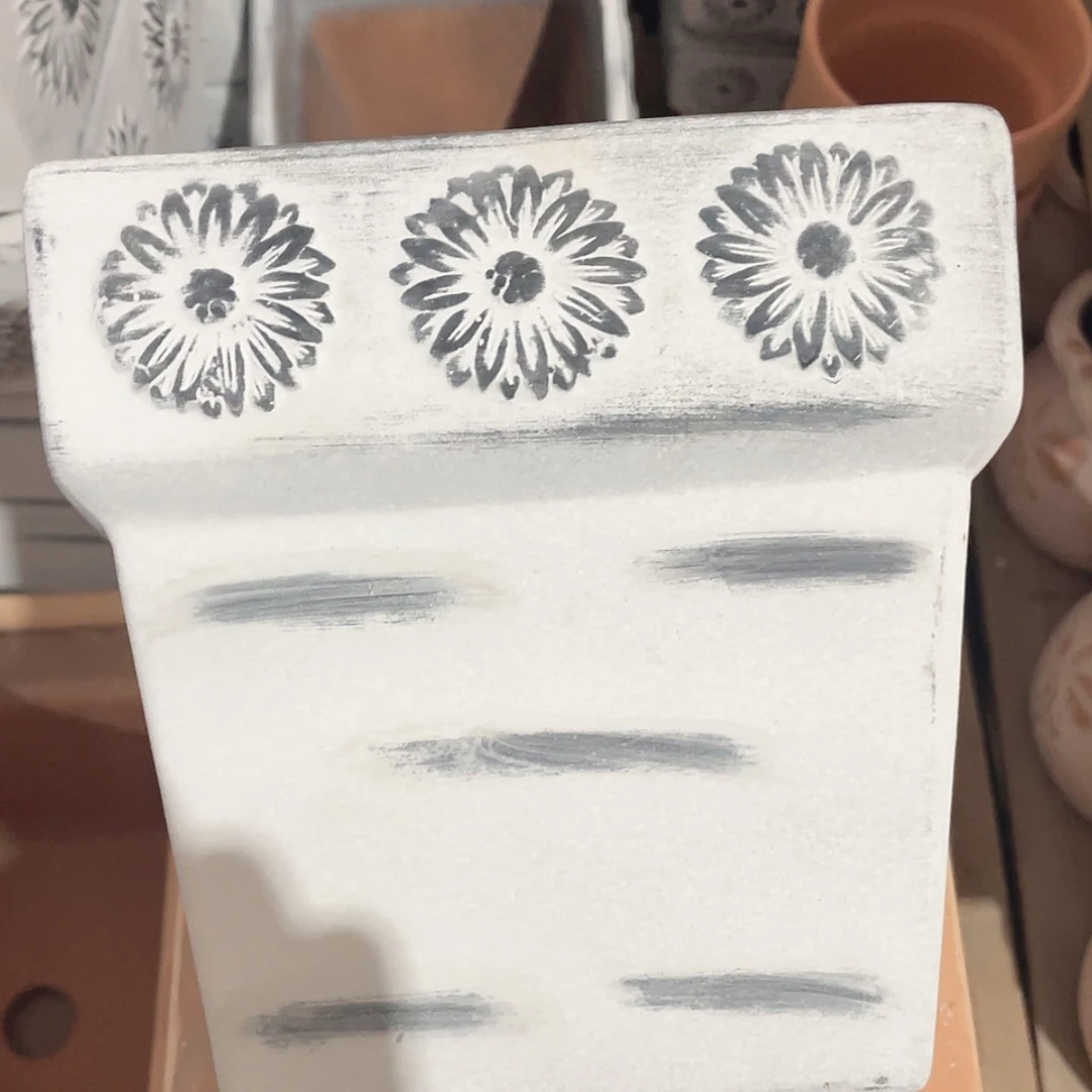 【闪购商品】红陶灰白向日葵四方18-17