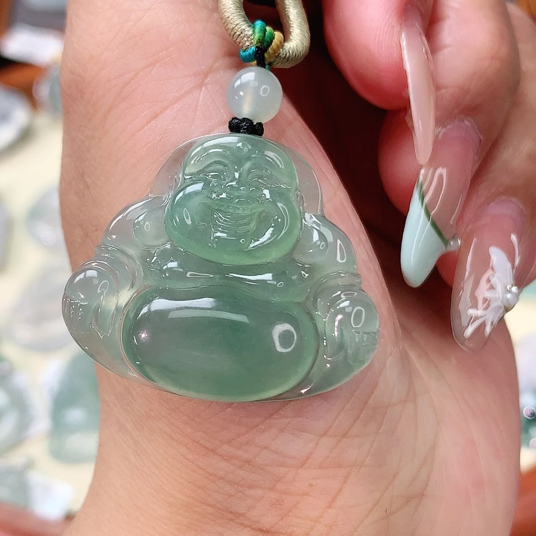 翡翠未镶嵌颈饰佛公