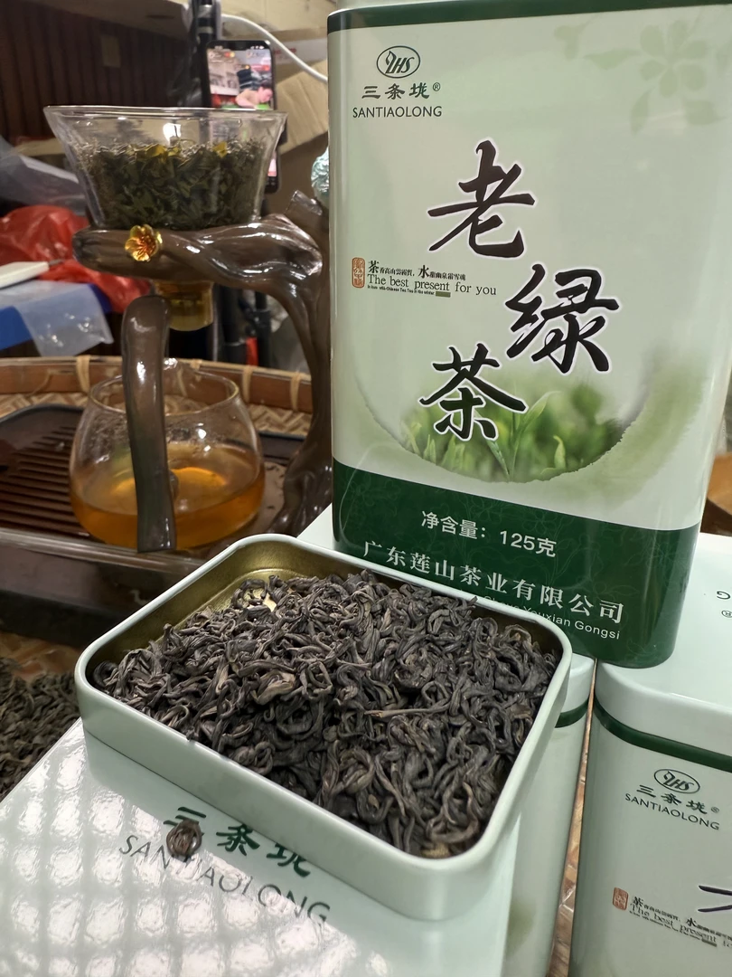 莲花山10 年老绿茶   一瓶125 克