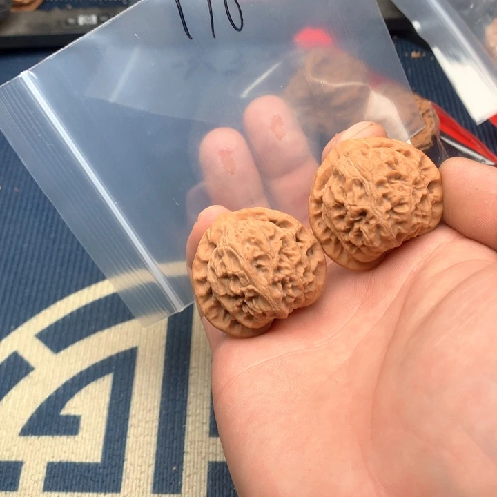 文玩核桃吊坠39宫灯176