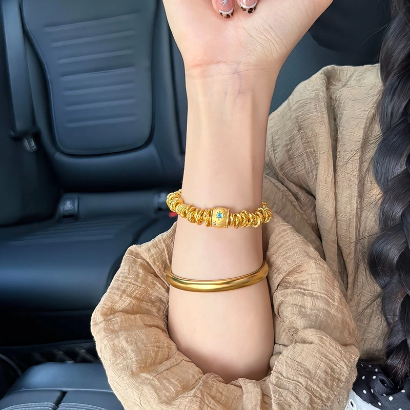 铜合金手链 黄金色筒盘缠手链女新款2025时尚手串生日送女友礼物