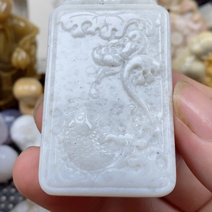 颈饰未镶嵌硅化珊瑚（珊瑚玉）