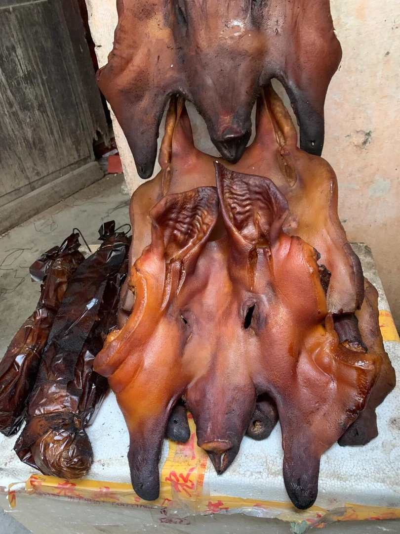 【现场称重】农家传统柏树枝烟熏腊猪脸XD