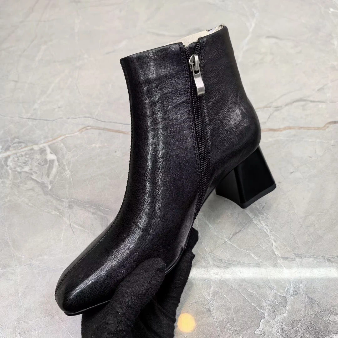 b（孤品）35码粗跟女靴(羊皮)66073