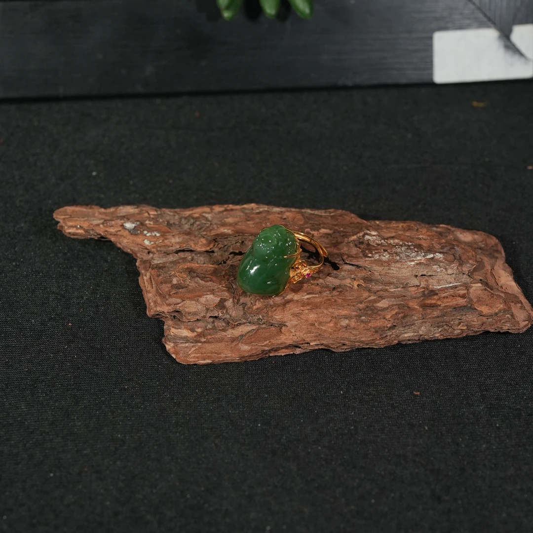 香港王老板-和田玉戒指3v28