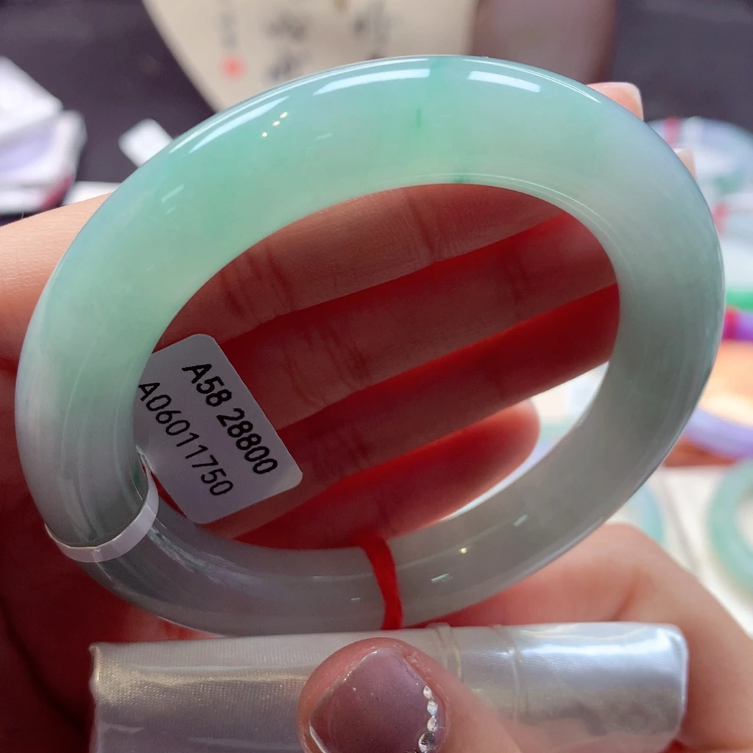 翡翠手镯未镶嵌56圆条77