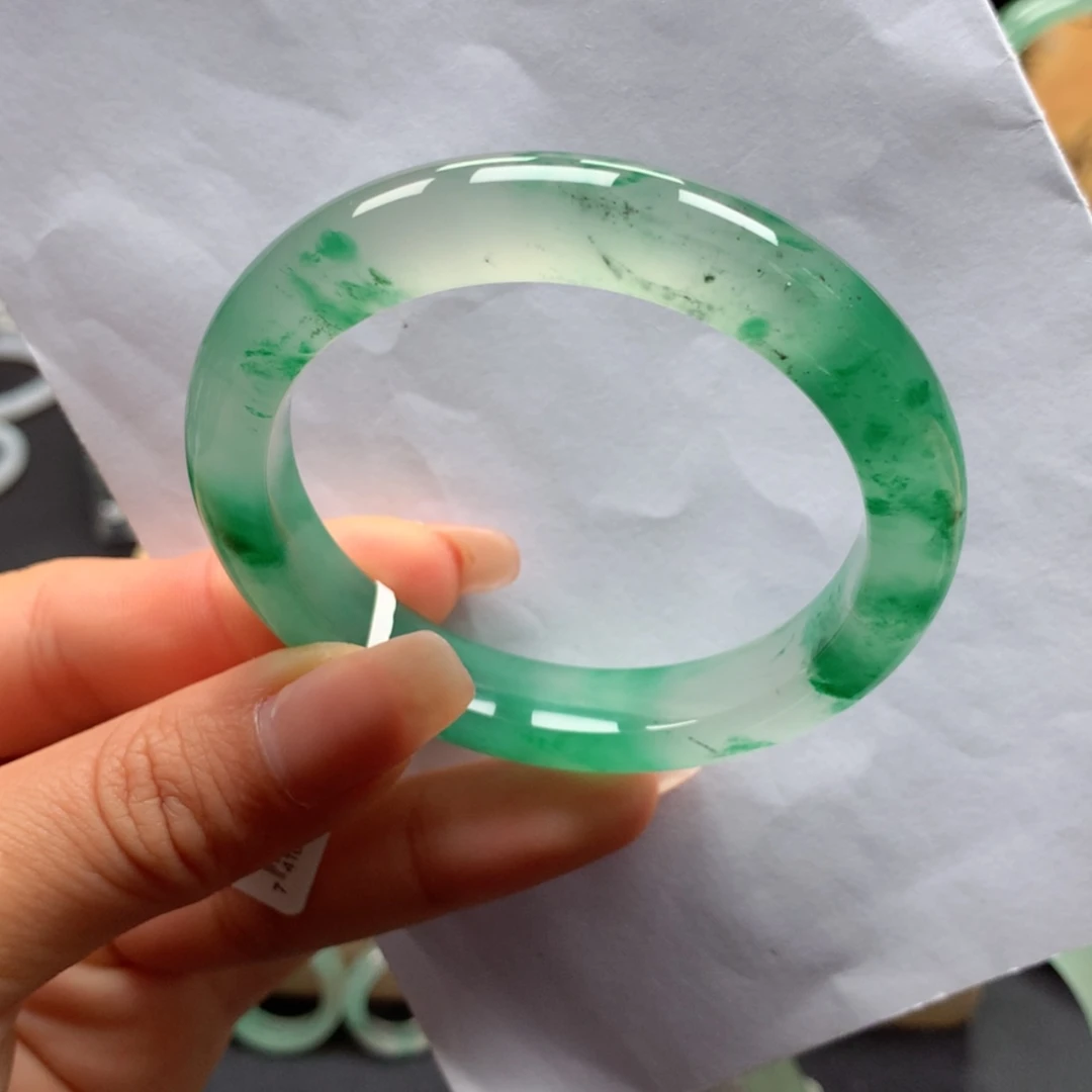 【闪购商品】石英质玉手镯未镶嵌