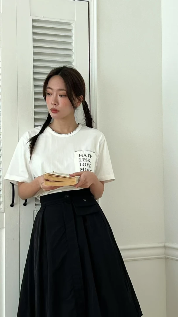 路一.韩国 Seoul  byhey LOVE 明线领口设计短袖 DP20250206049