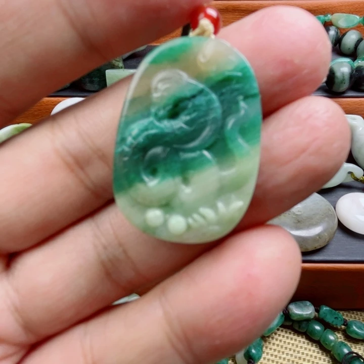 独山玉未镶嵌珠宝半成品