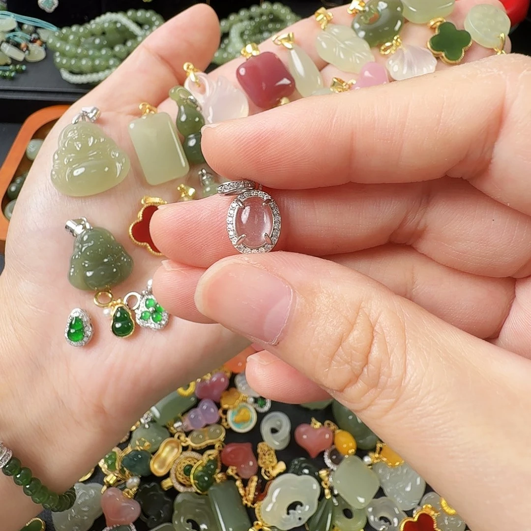 和田玉（糖玉）银S925镶嵌颈饰