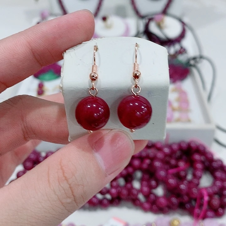 银S925镶嵌红宝石耳饰