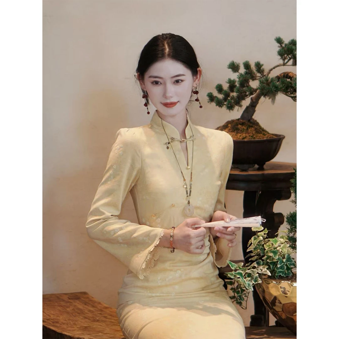 凌茜恣禾【且秋】国风新中式竹节麻发泡梅花长袖旗袍温婉优雅旗袍