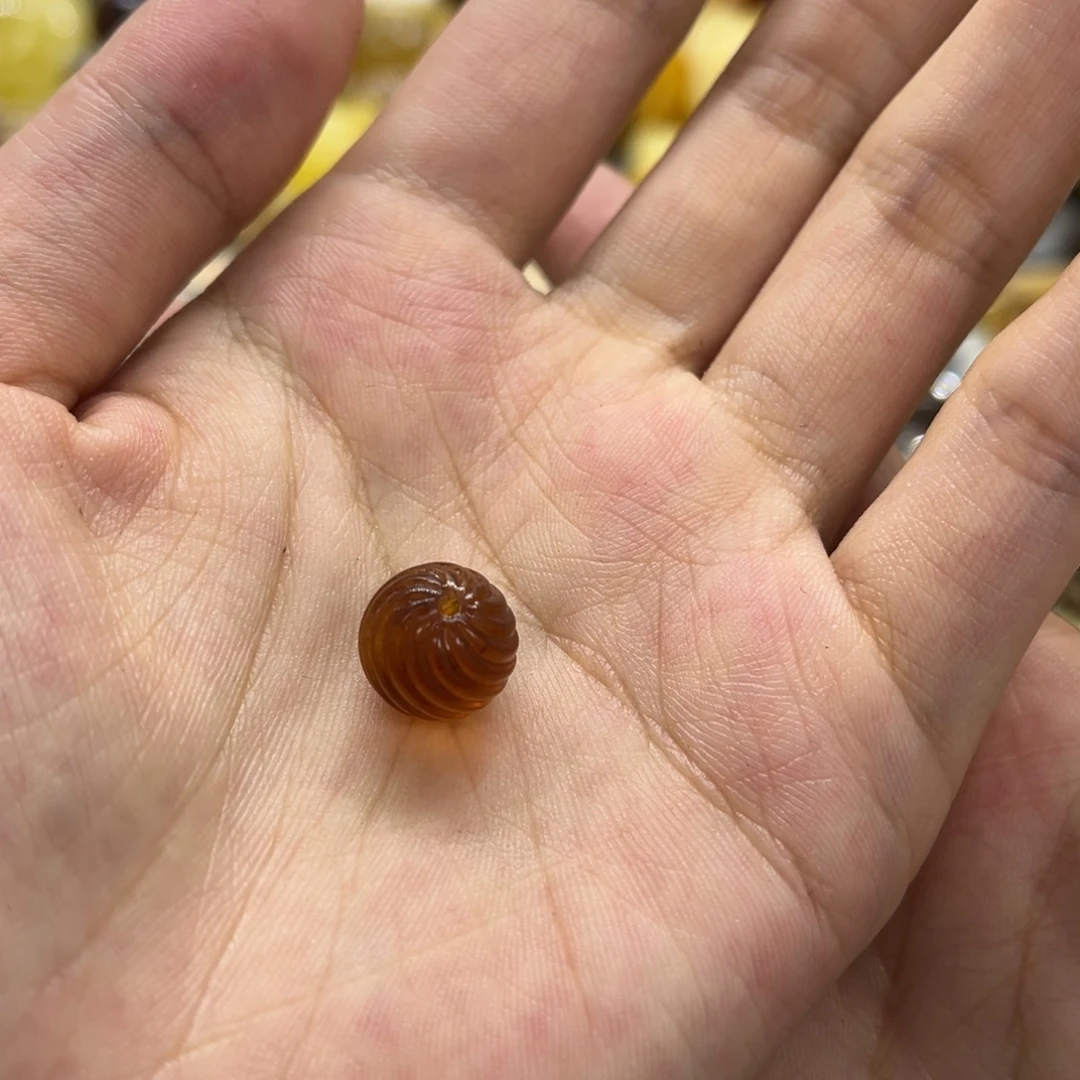 爱***己琥珀未镶嵌裸石天然琥珀
