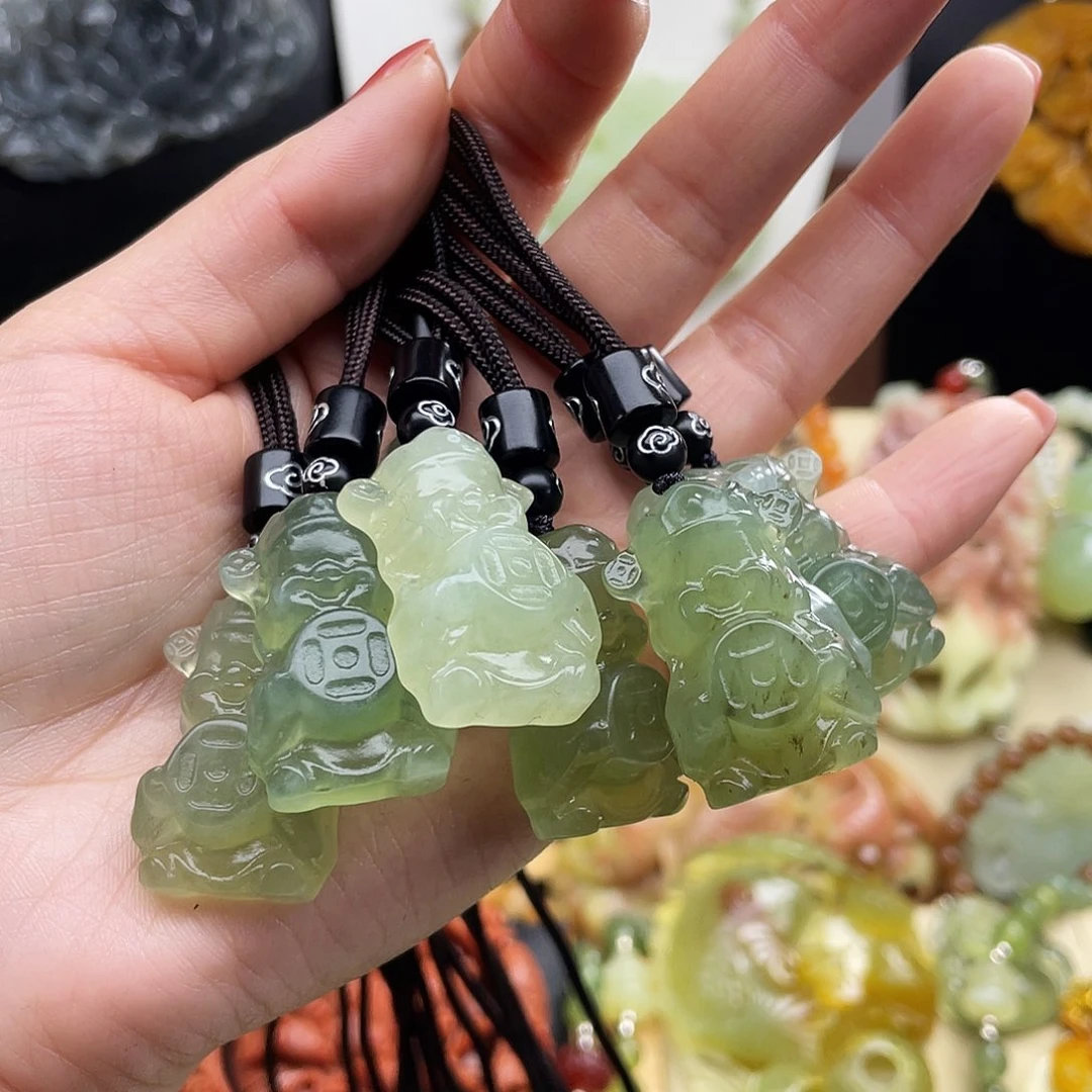 未镶嵌蛇纹石玉颈饰