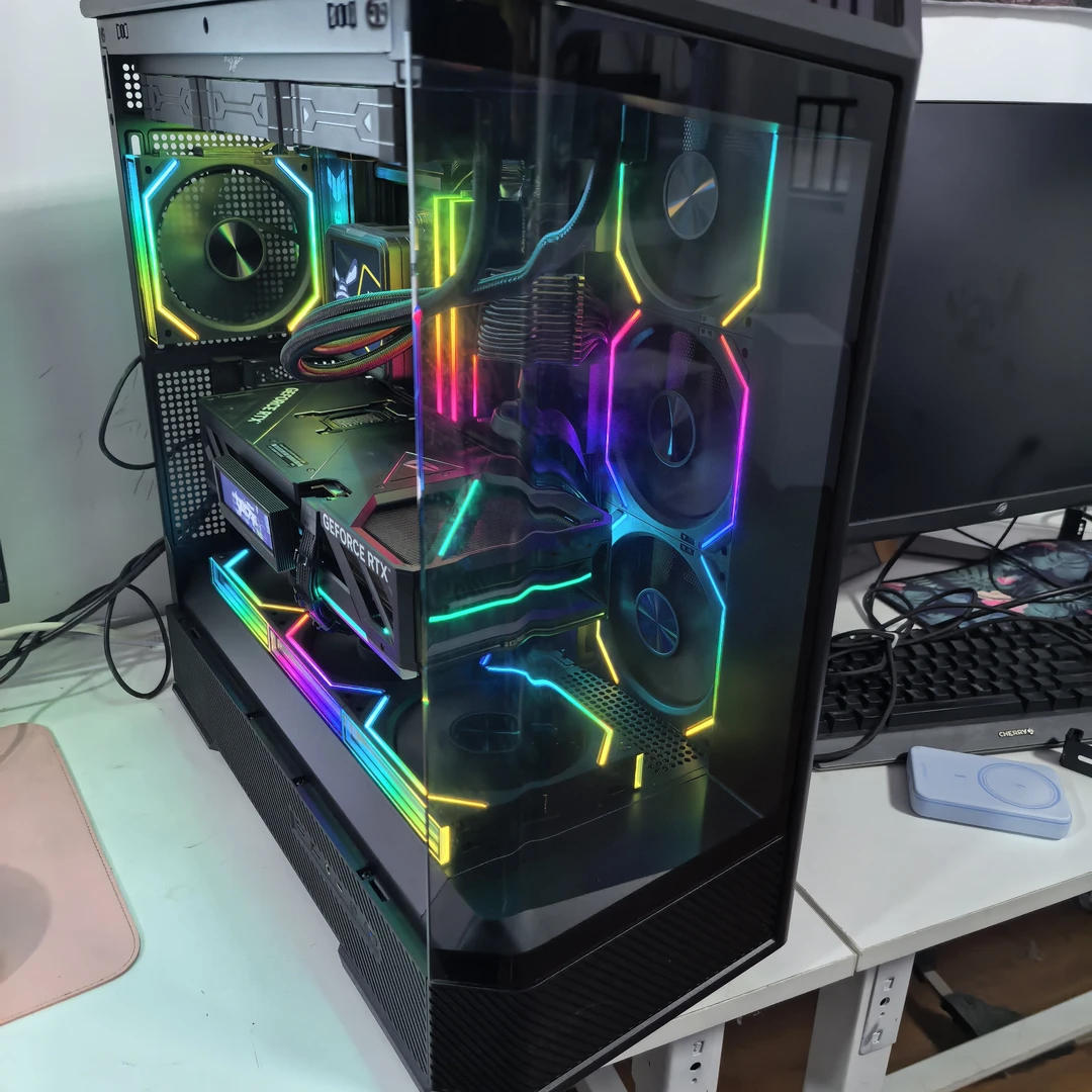 7800x3d 32g 1t 5070火神 d400机箱