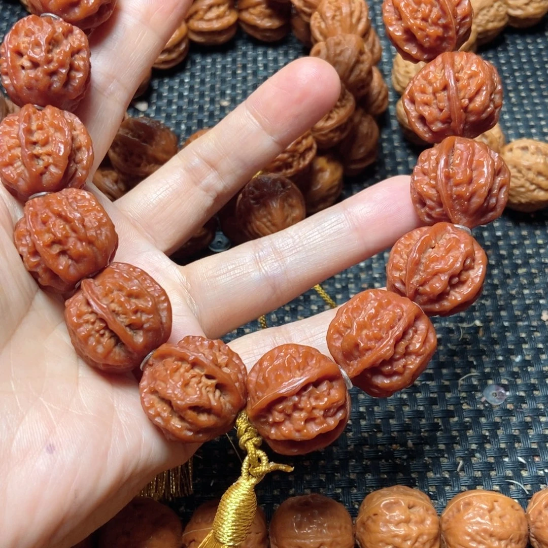 用***7文玩核桃吊坠龙脊八棱手持