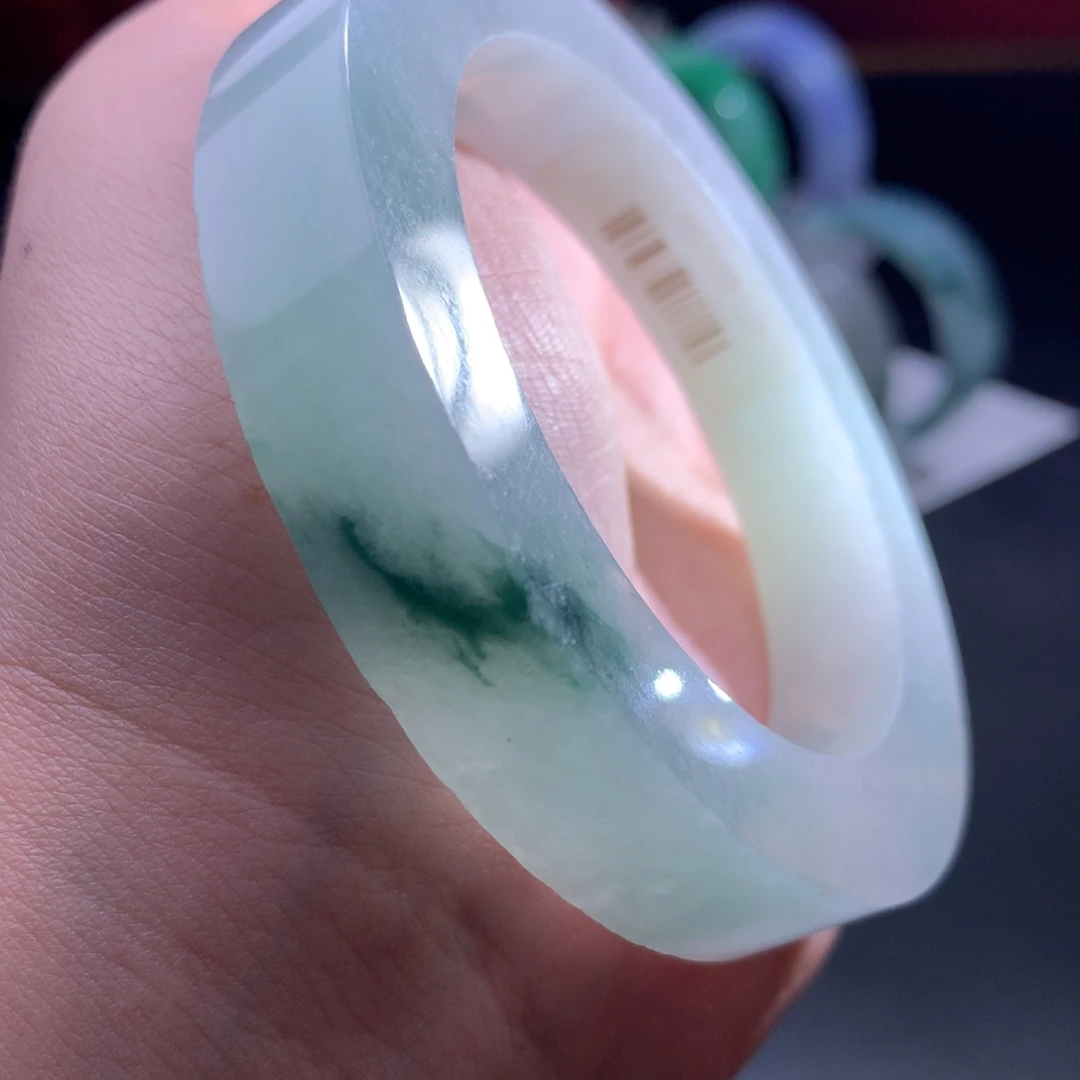 定制翡翠未镶嵌翡翠手镯