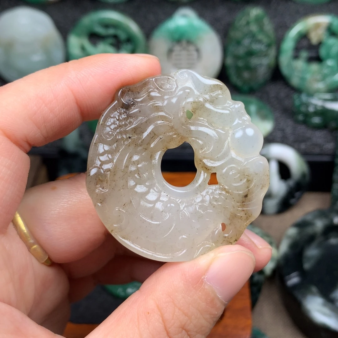 独山玉未镶嵌颈饰