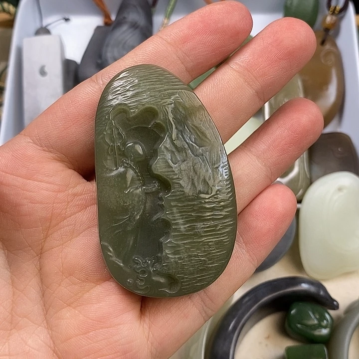 旧***器颈饰未镶嵌和田玉