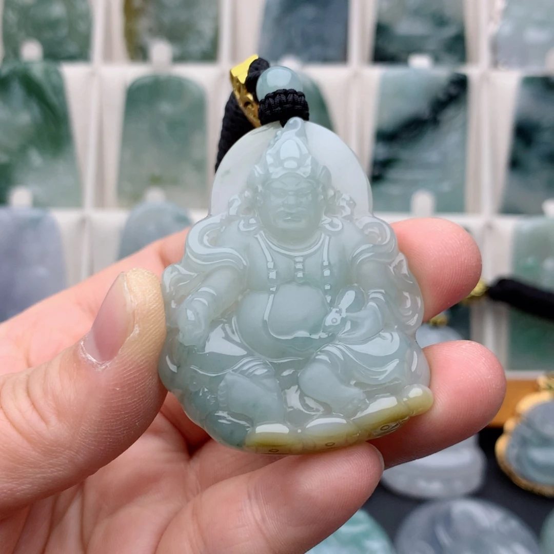 翡翠颈饰未镶嵌黄财神