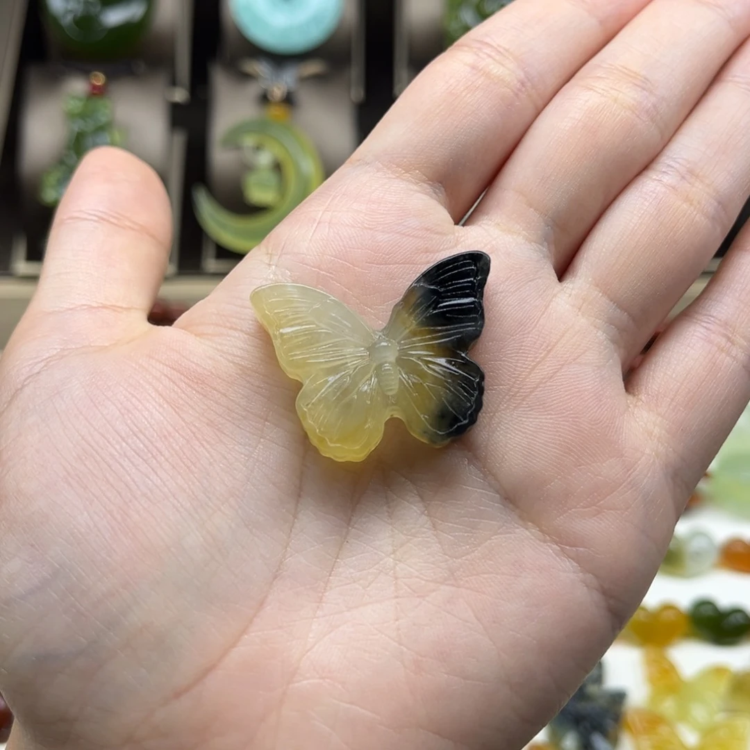 未镶嵌蛇纹石玉颈饰金**缘