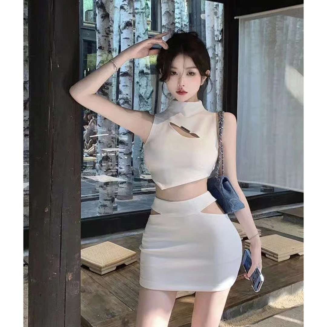 裙子显瘦镂空上衣两件套女2025新款纯欲风设计感洋气气质绝美套装