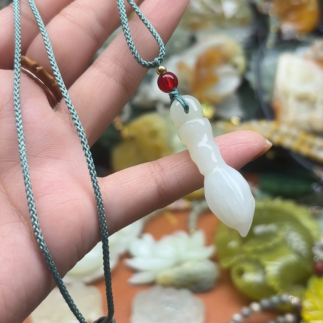 蛇纹石玉未镶嵌吊坠