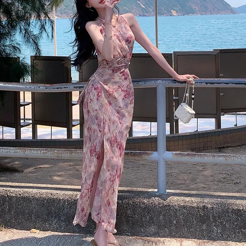 粉色碎花挂脖吊带连衣裙女修身斜裁度假长裙鱼尾开叉裙