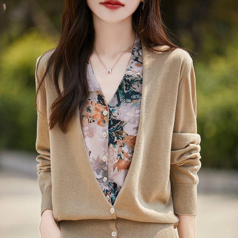 哥弟阿玛施官方新款V领墨画针织假两件开衫秋季时髦显瘦长袖上衣