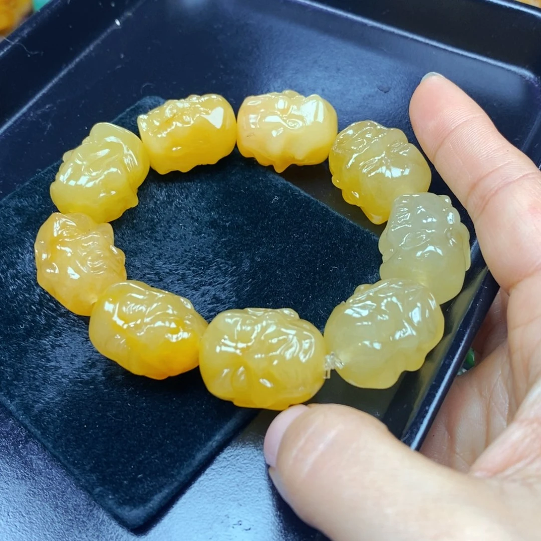 未镶嵌石英质玉（黄龙玉）颈饰