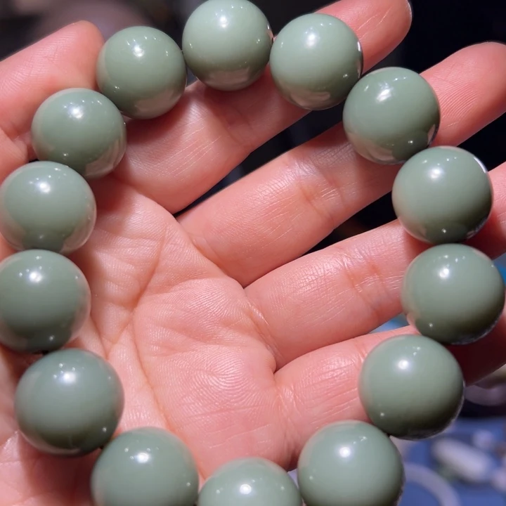 和田玉未镶嵌车挂