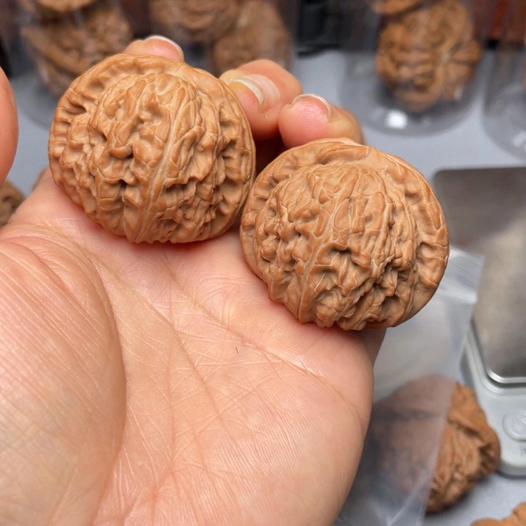 【闪购商品】文玩核桃吊坠球白………