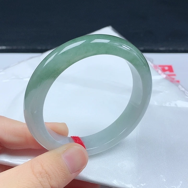翡翠手镯未镶嵌天然翡翠手镯