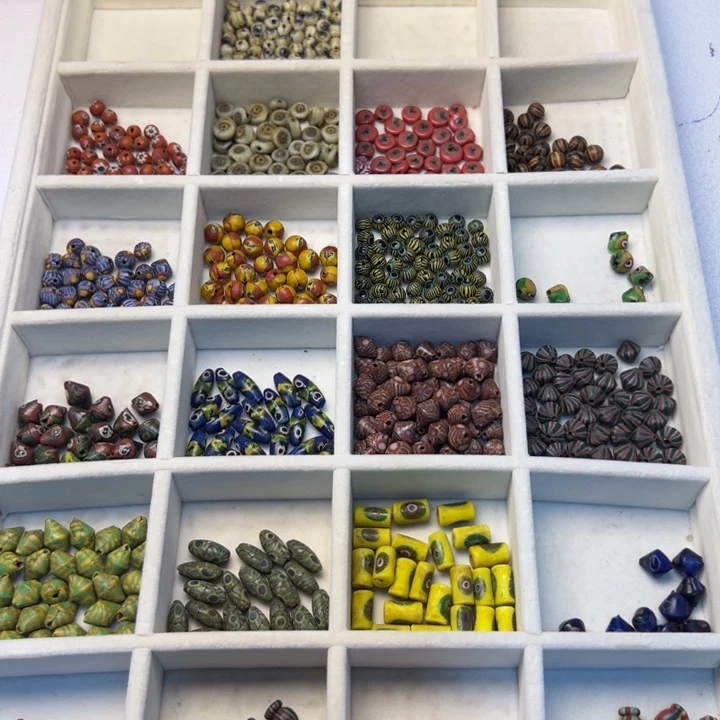 琉璃磁石西亚散珠0.25一克