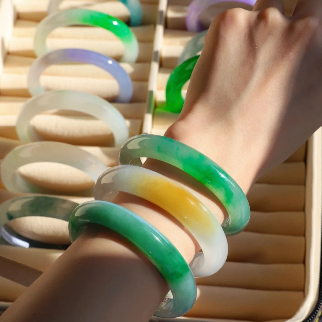 缅风手镯女款翡翠镯子多样性发一