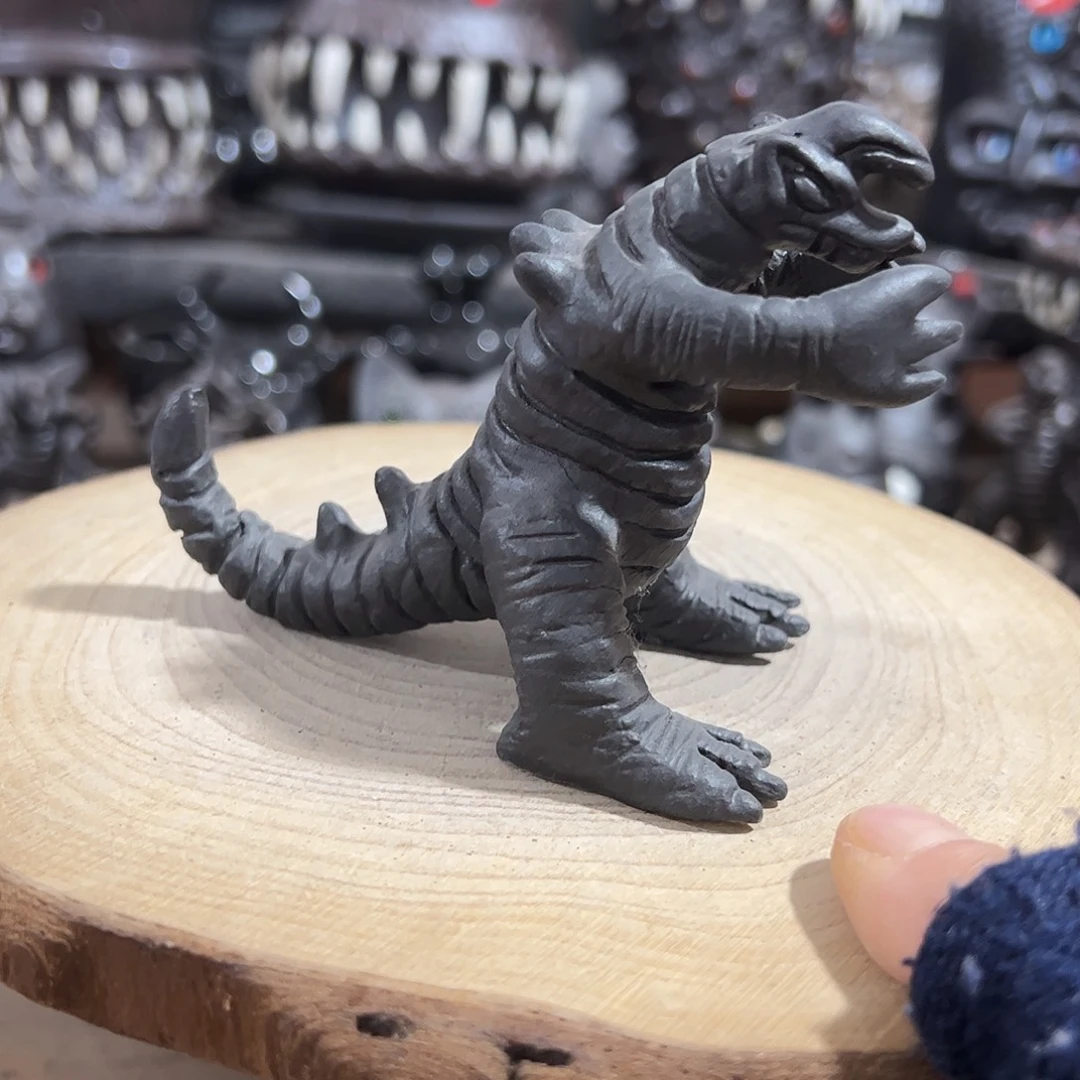 手捏瑕疵恐龙摆件