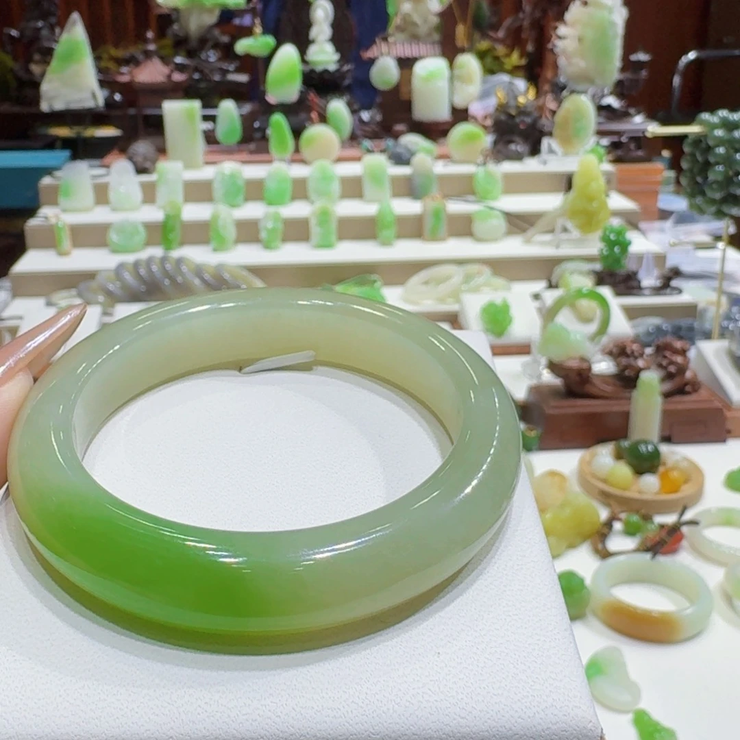 和田玉（翠青玉）未镶嵌手镯翠青5556