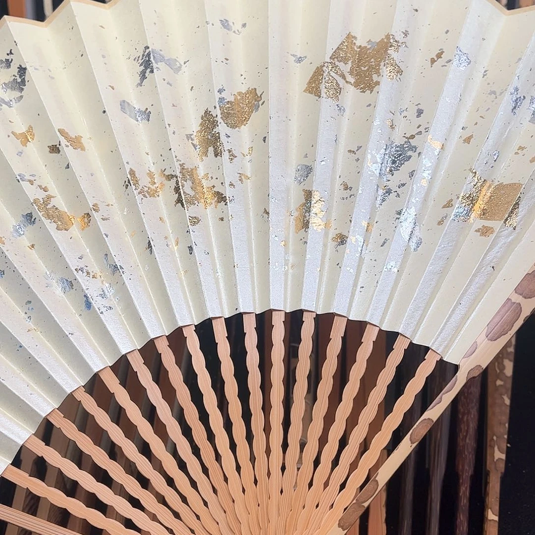 扇子白撒龙鳞梅妃