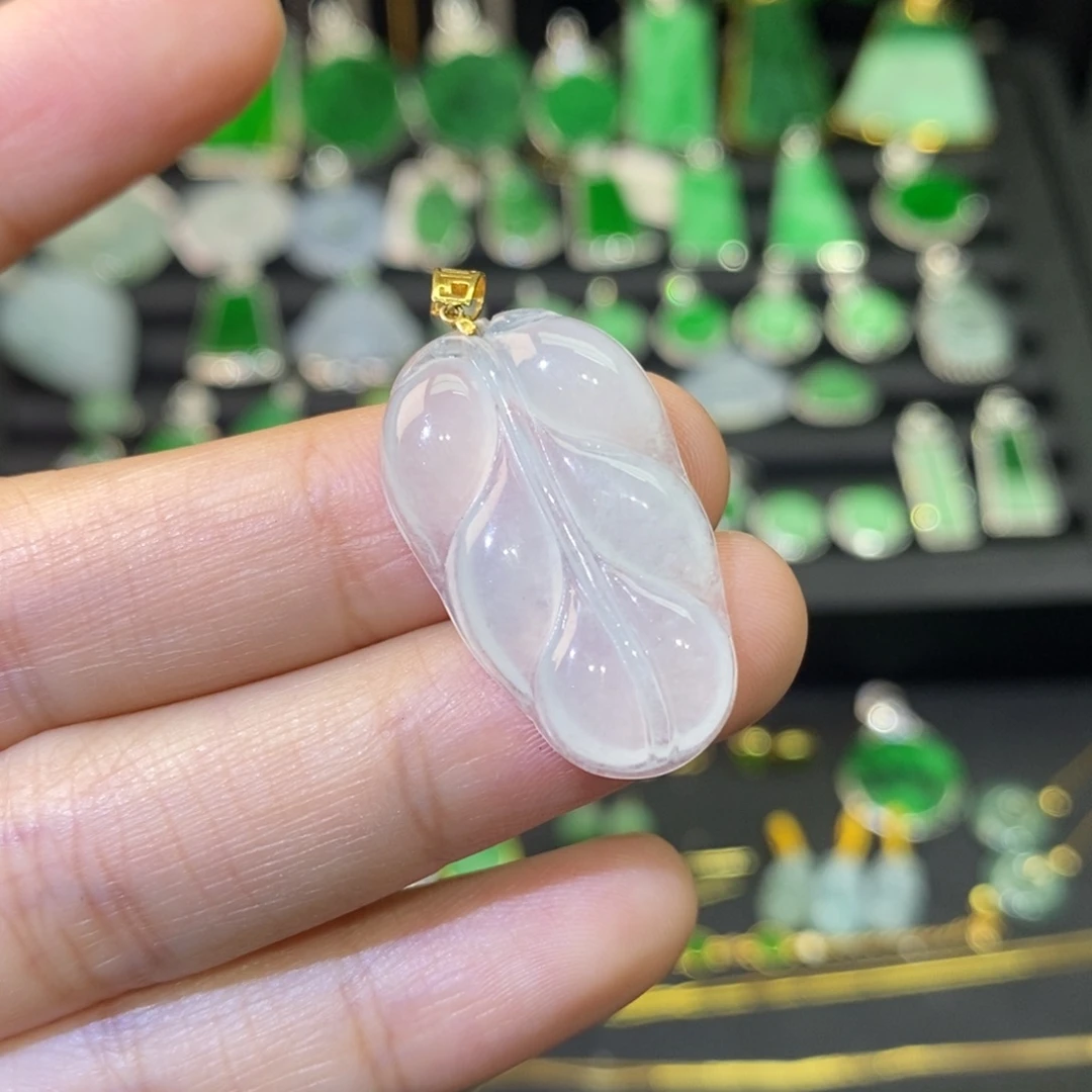 翡翠18K金镶嵌颈饰叶子