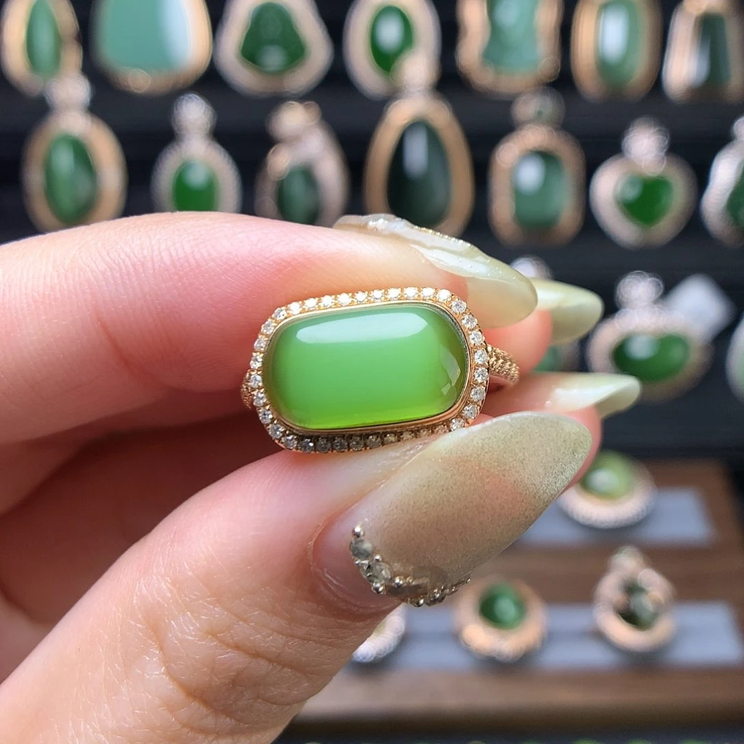 和田玉首饰18K金镶嵌