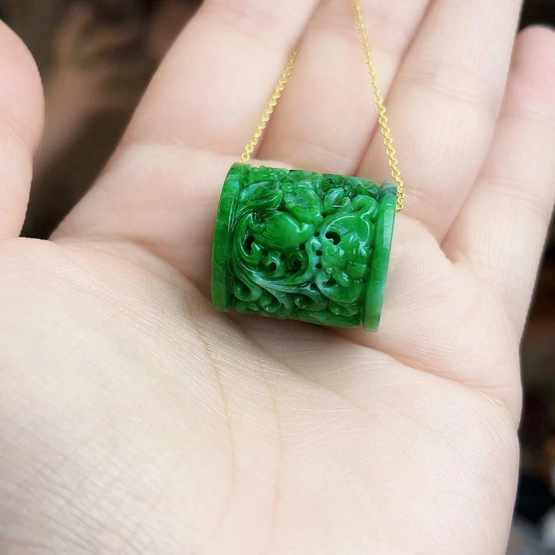 翡翠未镶嵌颈饰多样性