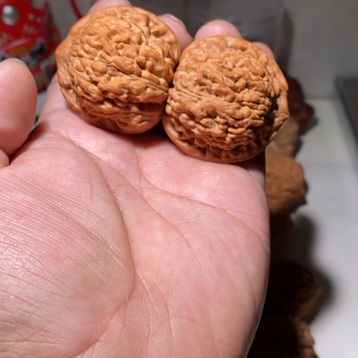 我****情文玩核桃官帽核桃