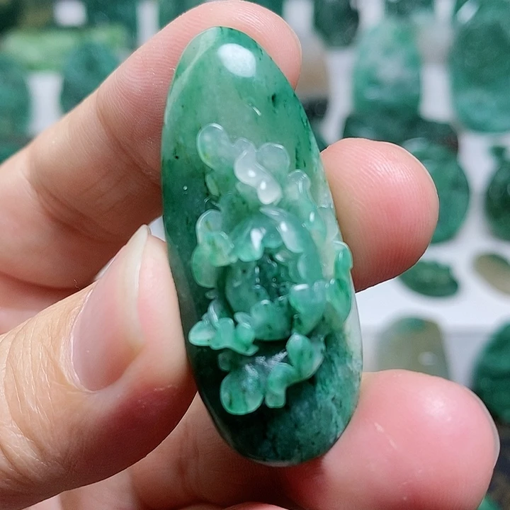 未镶嵌独山玉颈饰