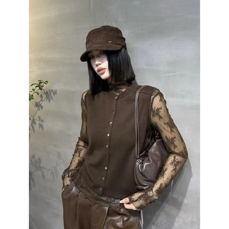 13545#秋冬新款圆领法式百搭宽松短款叠穿针织时尚马甲背心单排扣