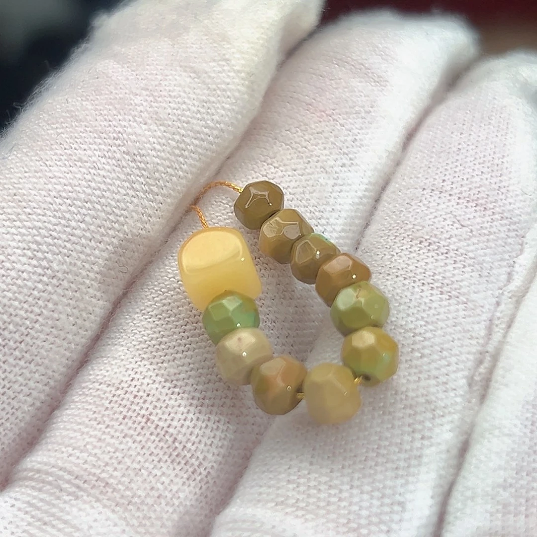 蜜蜡未镶嵌珠宝奇石