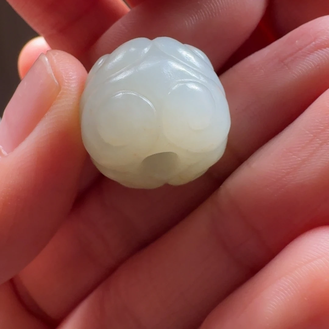 光***军和田玉未镶嵌颈饰