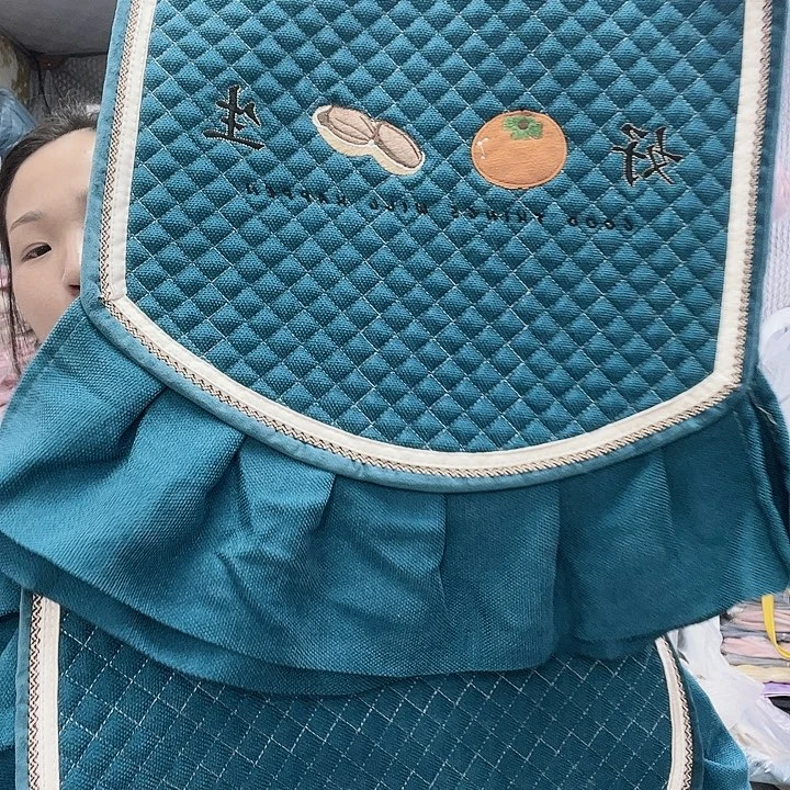 毛绒哼哼唧唧斤斤计较