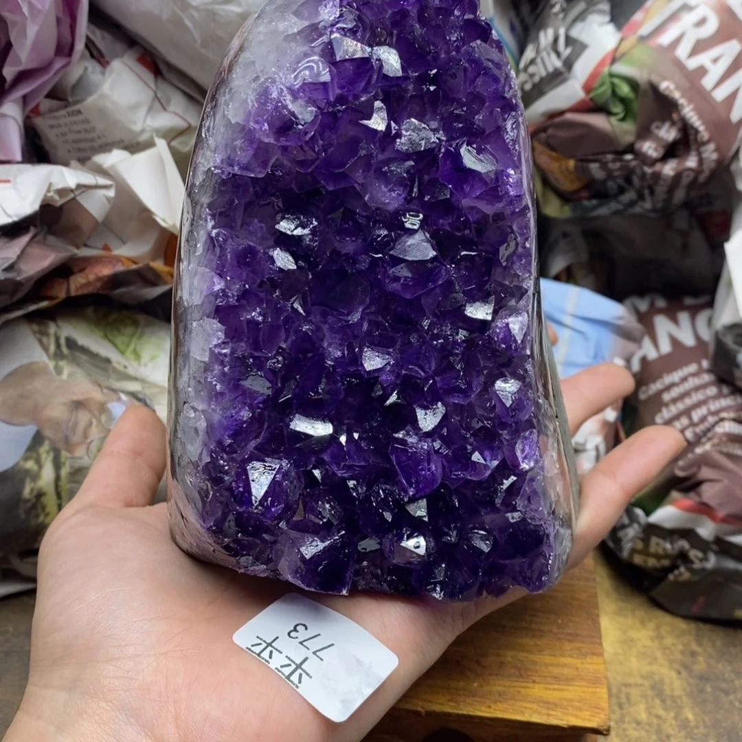 紫晶乌拉圭未镶嵌